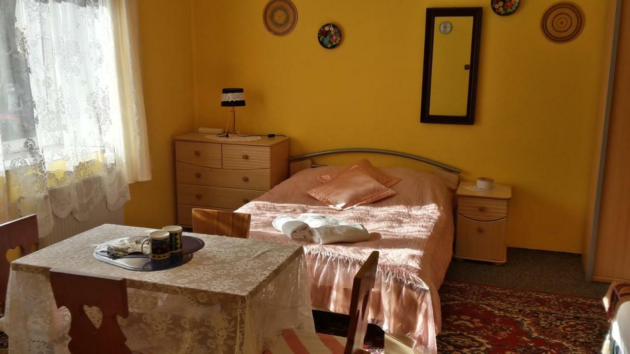 Dom Na Ludowo W Brzeznicy Apartment Brzeznica  Luaran gambar