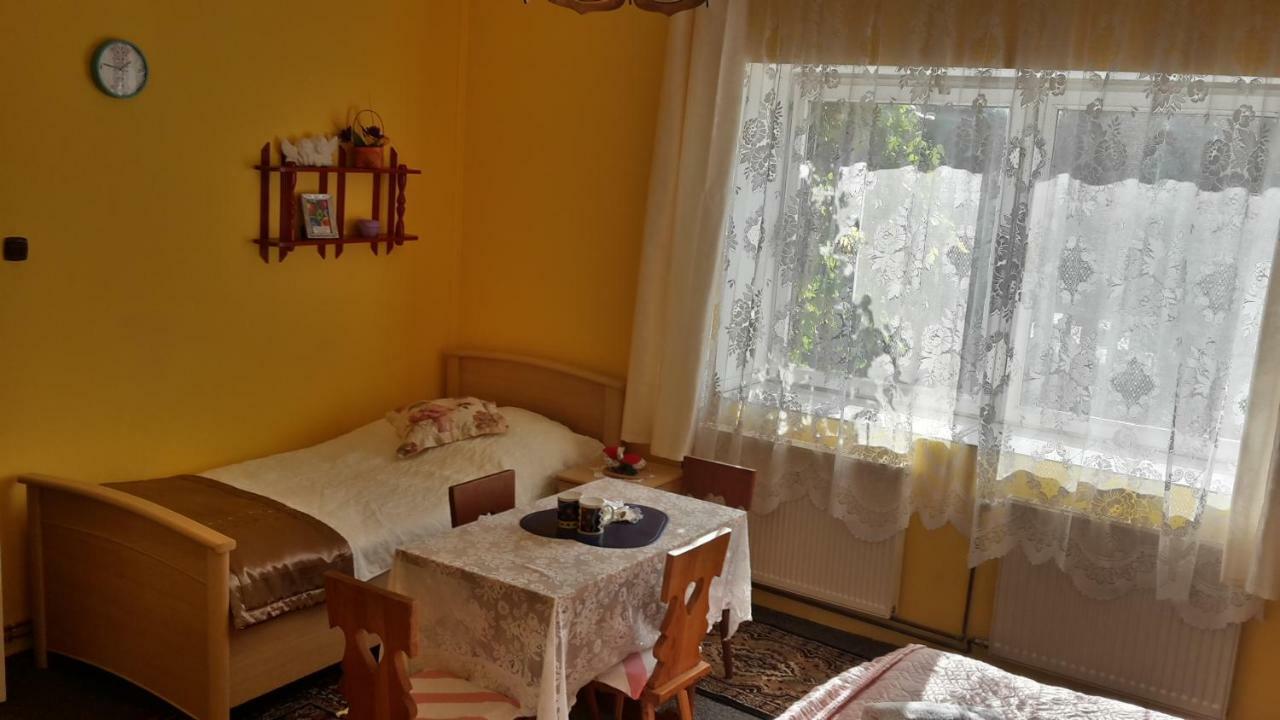 Dom Na Ludowo W Brzeznicy Apartment Brzeznica  Luaran gambar